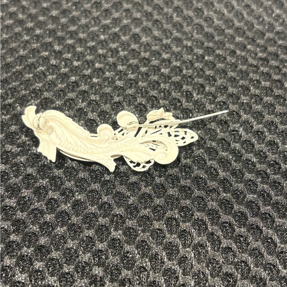 Vintage Filigree Koi Fish Brooch with Green & Blue Stone Accents - Picture 6 of 8